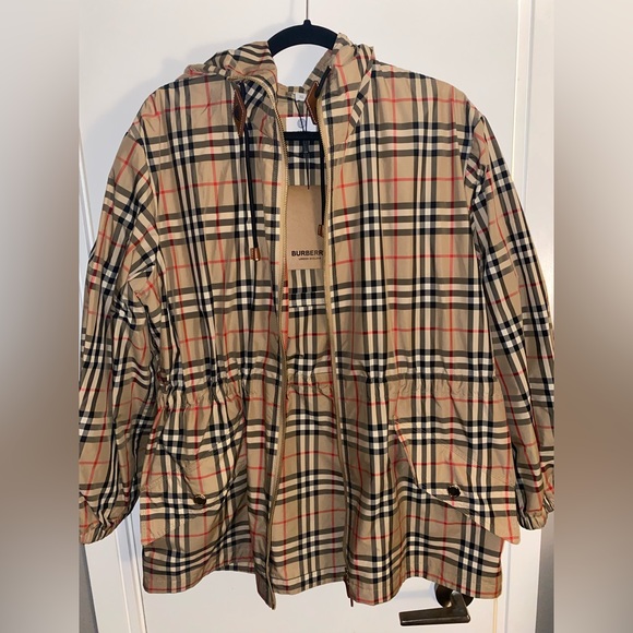 BURBERRY RAIN COAT - Picture 1 of 3